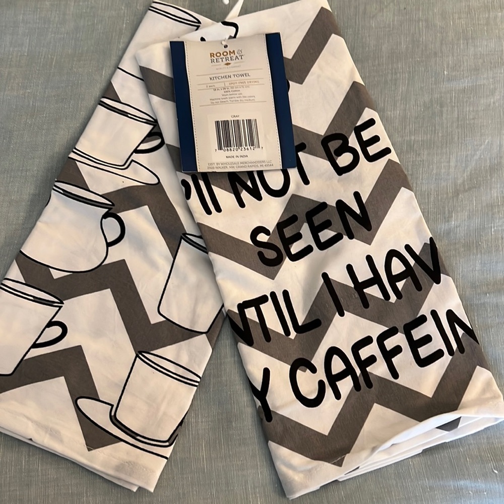 Room & retreat kitchen towels NWT